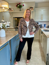 Load image into Gallery viewer, Monica jacket - 2 colours
