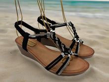 Load image into Gallery viewer, Remi Wedges - Black
