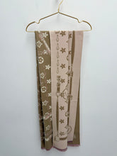 Load image into Gallery viewer, Vicky scarf - 3 Colours
