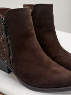 Load image into Gallery viewer, Darcy boots - brown
