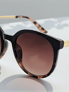 Load image into Gallery viewer, Robyn Sunglasses
