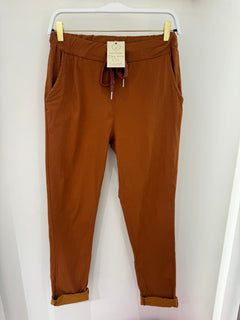 Load image into Gallery viewer, Scarlett magic trousers
