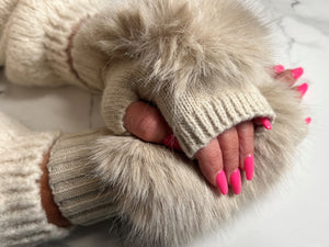 Holly Gloves - 2 colours