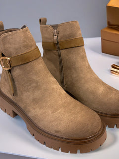 Load image into Gallery viewer, Clare boots
