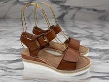 Load image into Gallery viewer, Karen wedges
