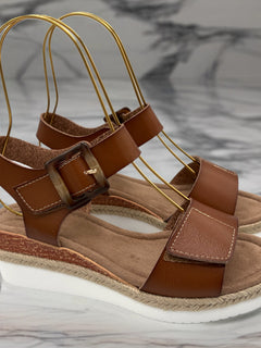 Load image into Gallery viewer, Karen wedges - Tan. 3s ONLY
