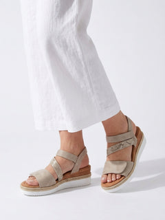 Load image into Gallery viewer, Molly Wedges - Beige
