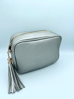 Load image into Gallery viewer, Tassel bag - Gold Metalwork

