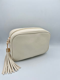 Load image into Gallery viewer, Tassel bag - Gold Metalwork
