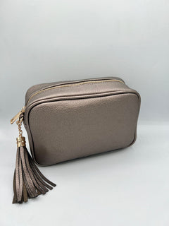 Load image into Gallery viewer, Tassel bag - Gold Metalwork
