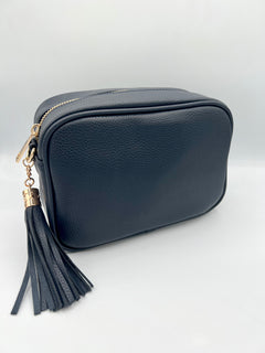 Load image into Gallery viewer, Tassel bag - Gold Metalwork
