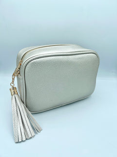 Load image into Gallery viewer, Tassel bag - Gold Metalwork
