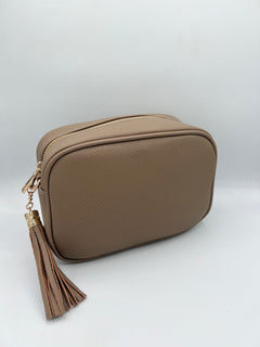 Load image into Gallery viewer, Tassel bag - Gold Metalwork
