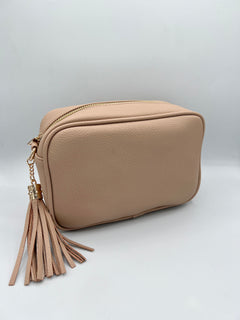 Load image into Gallery viewer, Tassel bag - Gold Metalwork
