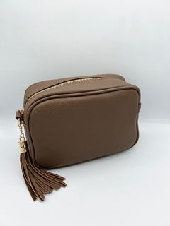Load image into Gallery viewer, Tassel bag - Gold Metalwork
