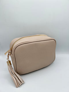 Load image into Gallery viewer, Tassel bag - Gold Metalwork
