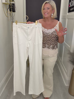 Load and play video in Gallery viewer, Keira jeans - 5 sizes
