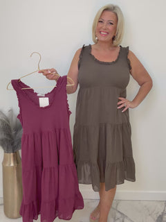 Load and play video in Gallery viewer, Amy dress
