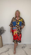 Load and play video in Gallery viewer, Smile dress
