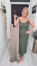 Load and play video in Gallery viewer, Dolly dress - 6 colours
