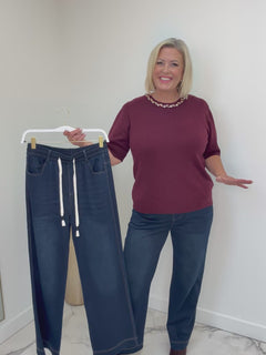Load and play video in Gallery viewer, Mary jeans
