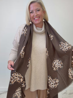 Load and play video in Gallery viewer, Esme Scarf
