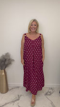Load and play video in Gallery viewer, Spotty dress
