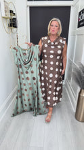 Load and play video in Gallery viewer, Beatrice dress - 7 colours
