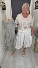 Load and play video in Gallery viewer, Bernice trousers - 6 colours
