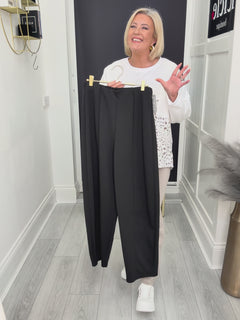 Load and play video in Gallery viewer, Kate trousers

