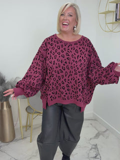 Load and play video in Gallery viewer, Carrie Sweatshirt
