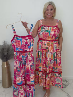 Load and play video in Gallery viewer, Mermaid dress - 3 sizes

