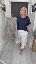 Load and play video in Gallery viewer, Zeta trousers - 10 colours
