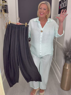 Load and play video in Gallery viewer, Susan trousers. LAST PAIR
