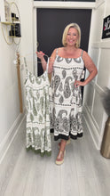 Load and play video in Gallery viewer, Angie dress - 4 colours
