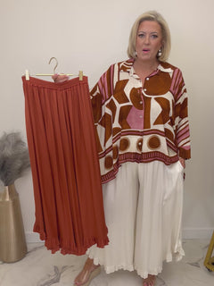 Load and play video in Gallery viewer, Shirley trousers
