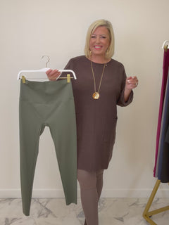 Load and play video in Gallery viewer, Cara leggings - 3 sizes
