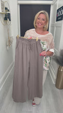 Load and play video in Gallery viewer, Tricia trousers - 7 colours
