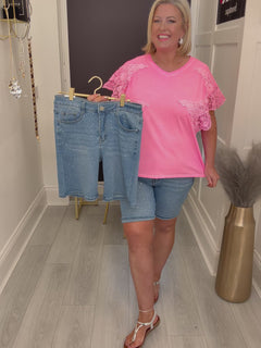 Load and play video in Gallery viewer, Carina shorts. LAST PAIR
