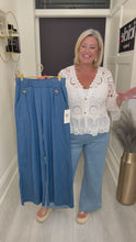 Load and play video in Gallery viewer, Tina trousers - 2 colours
