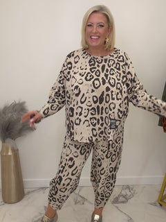 Load and play video in Gallery viewer, Connie co-ord
