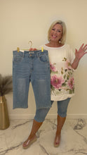 Load and play video in Gallery viewer, Cindy Pedal Pushers
