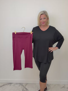 Load and play video in Gallery viewer, Esme Capri Leggings- 2 Sizes
