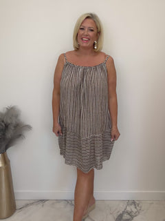 Load and play video in Gallery viewer, Chrissy dress

