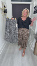 Load and play video in Gallery viewer, Mandy trousers - Leopard. 2 Colours
