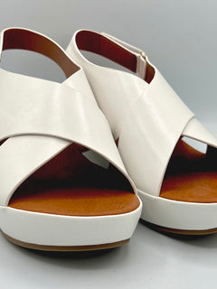 Load image into Gallery viewer, Clara wedges - white
