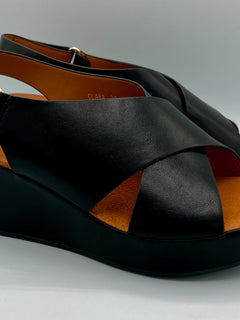 Load image into Gallery viewer, Clara wedges - black
