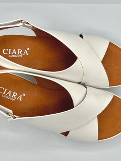 Load image into Gallery viewer, Clara wedges - white
