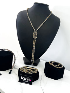 Load image into Gallery viewer, Crystal Necklace with Knot Detail
