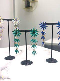Load image into Gallery viewer, Daisy earrings
